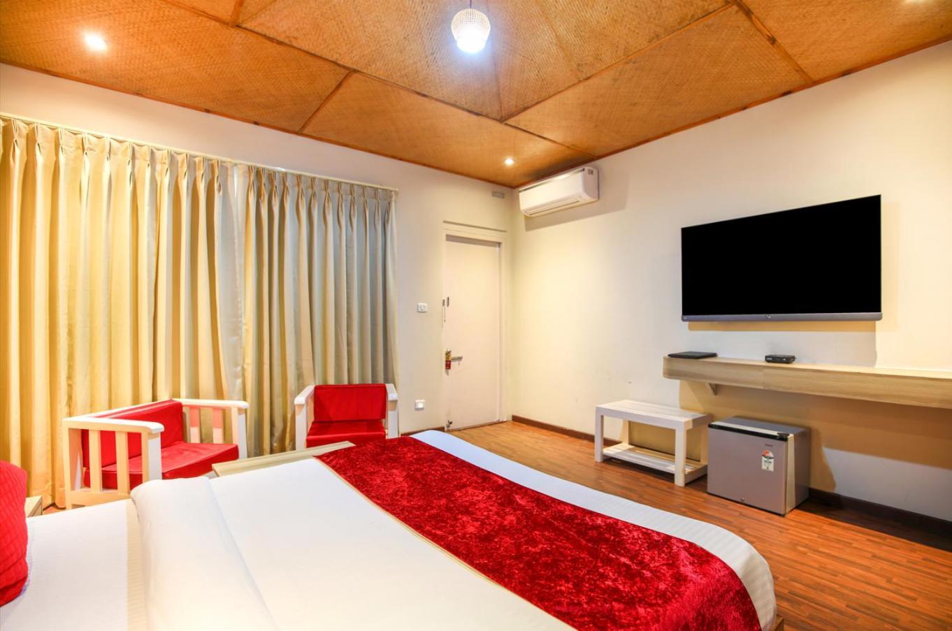 La Nicholas Lake View By Summit Hotels Shillong Exterior photo