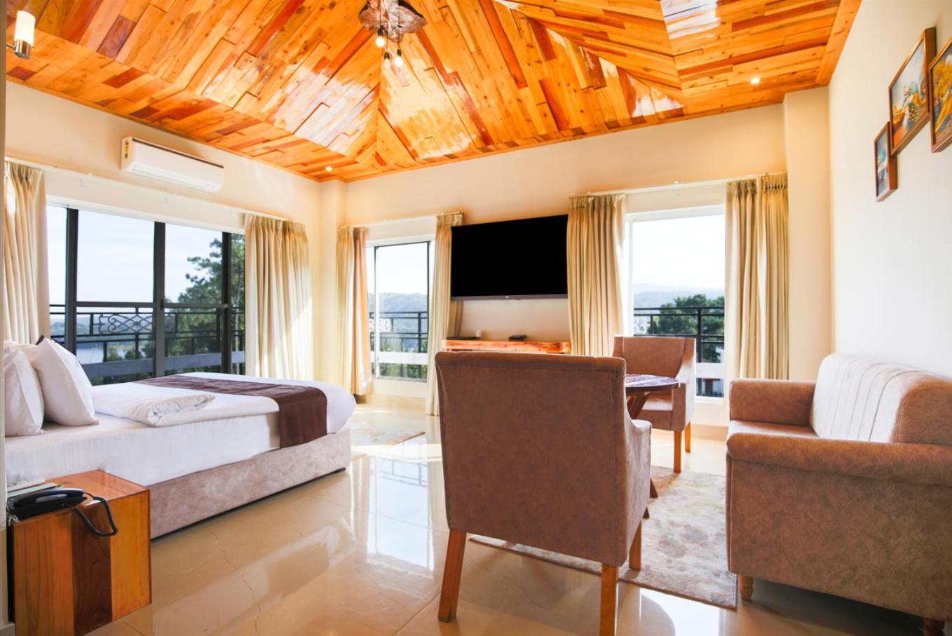 La Nicholas Lake View By Summit Hotels Shillong Exterior photo
