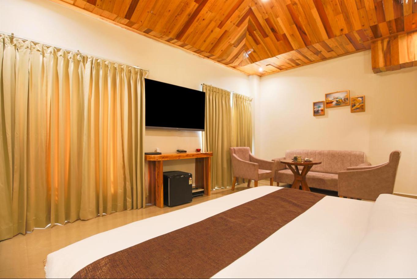 La Nicholas Lake View By Summit Hotels Shillong Exterior photo