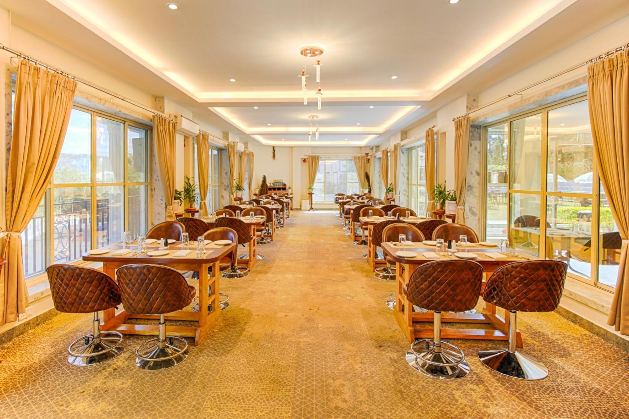 La Nicholas Lake View By Summit Hotels Shillong Exterior photo